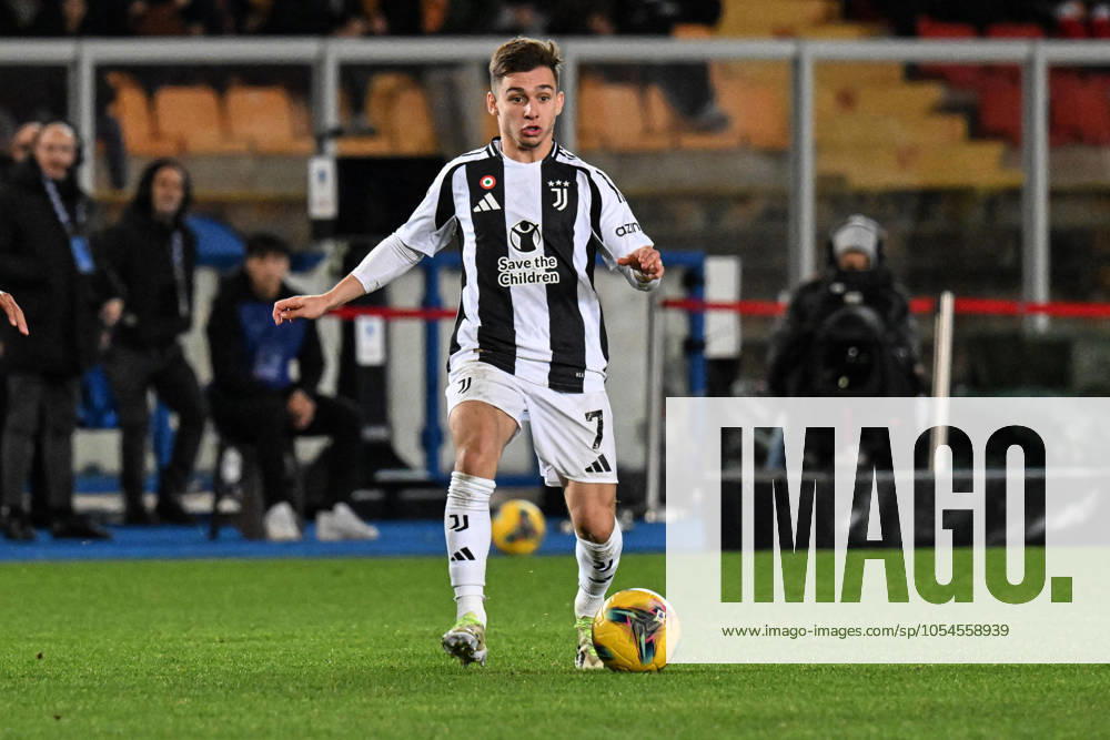 CALCIO - Serie A - US Lecce vs Juventus FC Francisco Conceicao (Juventus Fc) in action during US Lecce vs Juventus FC, Italian soccer Serie A match in Lecce, Italy, December 01 2024 Lecce Italy