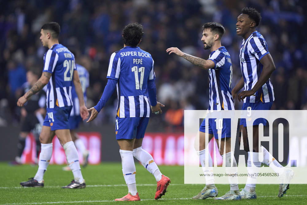 FC Porto v Casa Pia AC - Liga Portugal Betclic Fabio Vieira of FC Porto celebrates with his teammates after scoring his team s first goal during the Liga Portugal Betclic match between FC Porto and Casa Pia AC at Estadio Do Dragao in Porto, Portugal, on December 2, 2024 Porto, Portugal Porto Portugal