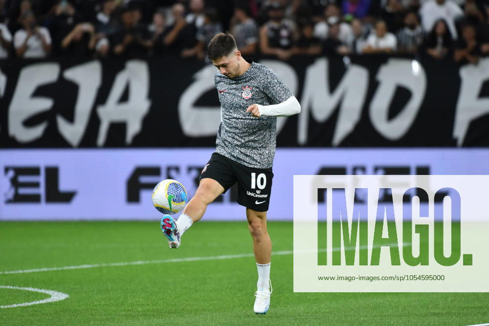 Corinthians x Bahia SÃO PAULO, SP - 03.12.2024: CORINTHIANS X BAHIA - Rodrigo Garro during warm-up for the match between Corinthians x Bahia, valid for the thirty-seventh round of the 2024 Brazilian Championship, this Tuesday, (3) at Neo Química Arena, SP. (Photo: Roberto Casimiro Fotoarena) x2660821x RobertoxCasimiro