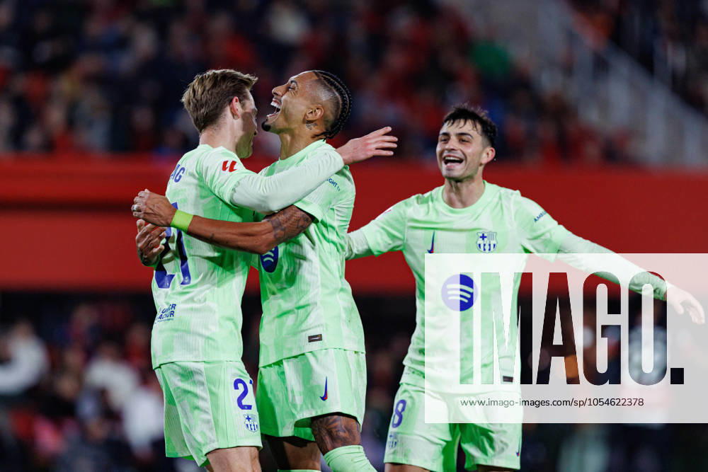 Frenkie De Jong, Raphinha, Pedri FC Barcelona, Barca celebrate after scoring a goal during the LaLiga EA SPORTS game between RCD Mallorca and FC Barcelona at Estadi Mallorca Son Moix. Final scores RCD Mallorca 1-5 FC Barcelona. Palma De Mallorca Spain - ZUMAs197 20241203_aaa_s197_425