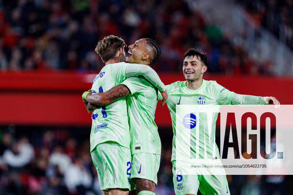 Frenkie De Jong, Raphinha, Pedri FC Barcelona, Barca seen in action during the LaLiga EA SPORTS game between RCD Mallorca and FC Barcelona at Estadi Mallorca Son Moix. Final scores RCD Mallorca 1-5 FC Barcelona. Palma De Mallorca Spain - ZUMAs197 20241203_aaa_s197_430