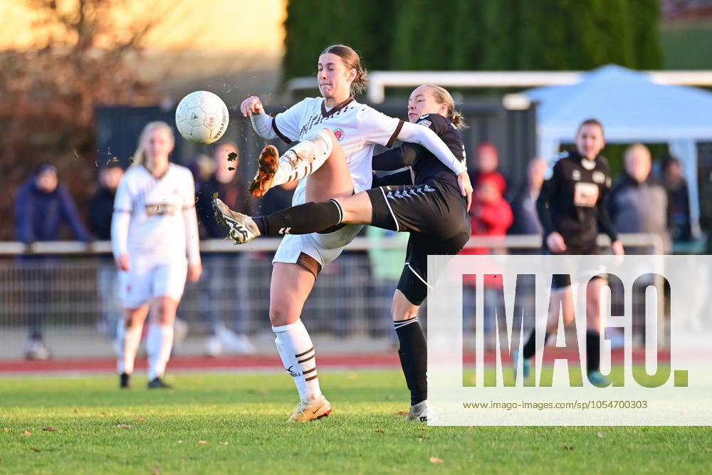 Soccer I Women I Season 2024 2025 I Regionalliga Nord I Matchday 12 I SV Henstedt Ulzburg FC St Pauli I 01 12 2024 Duel, duel Lina Jubel 24, FC St Pauli and Chiara Pawelec 18, SV Henstedt Ulzburg