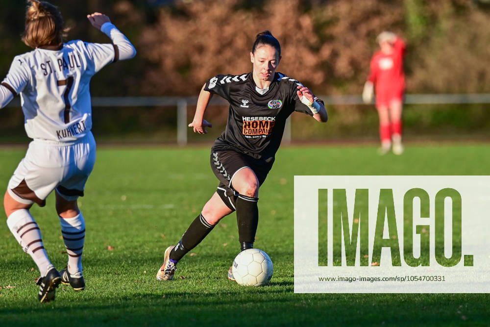 Soccer I Women I Season 2024 2025 I Regionalliga Nord I 12 Matchday I SV Henstedt Ulzburg FC St Pauli I 01 12 2024 Michelle Hille 10, SV Henstedt Ulzburg on the ball