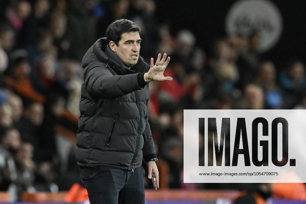 Bournemouth v Tottenham Hotspur Premier League Bournemouth Manager Andoni Iraola during the Premier League match at the Vitality Stadium, Bournemouth UK Newspapers OUT