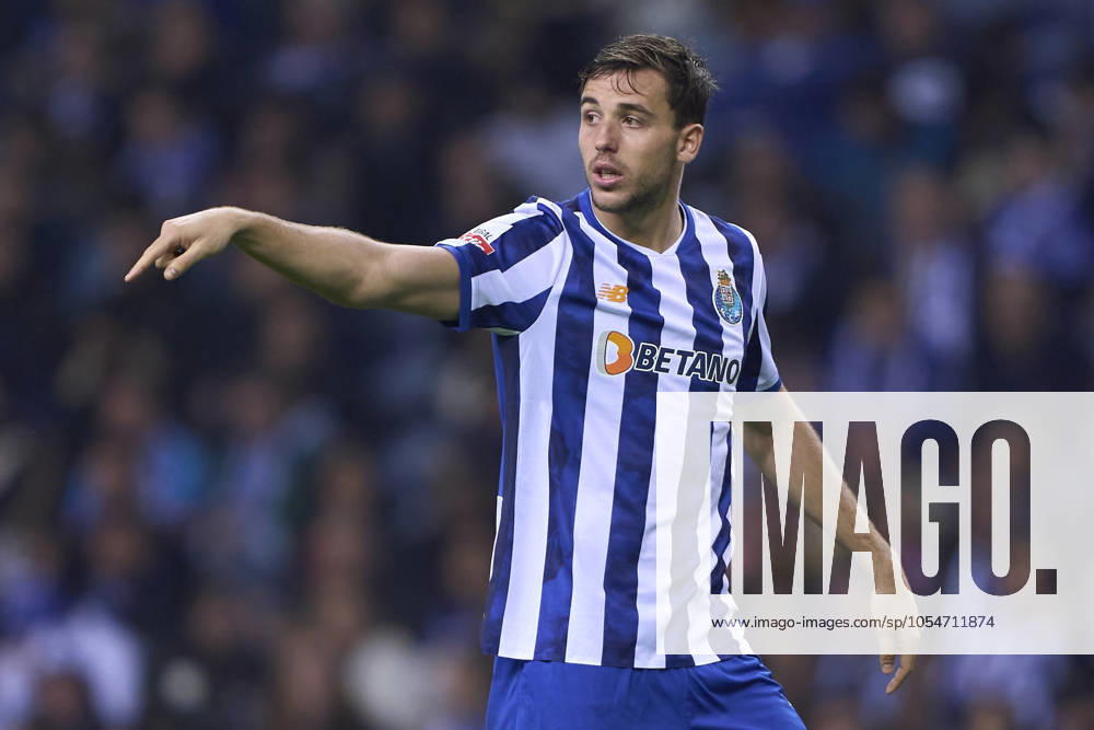 FC Porto v Casa Pia AC - Liga Portugal Betclic Nico Gonzalez of FC Porto reacts during the Liga Portugal Betclic match between FC Porto and Casa Pia AC at Estadio Do Dragao in Porto, Portugal, on December 2, 2024. Porto, Portugal Porto Portugal