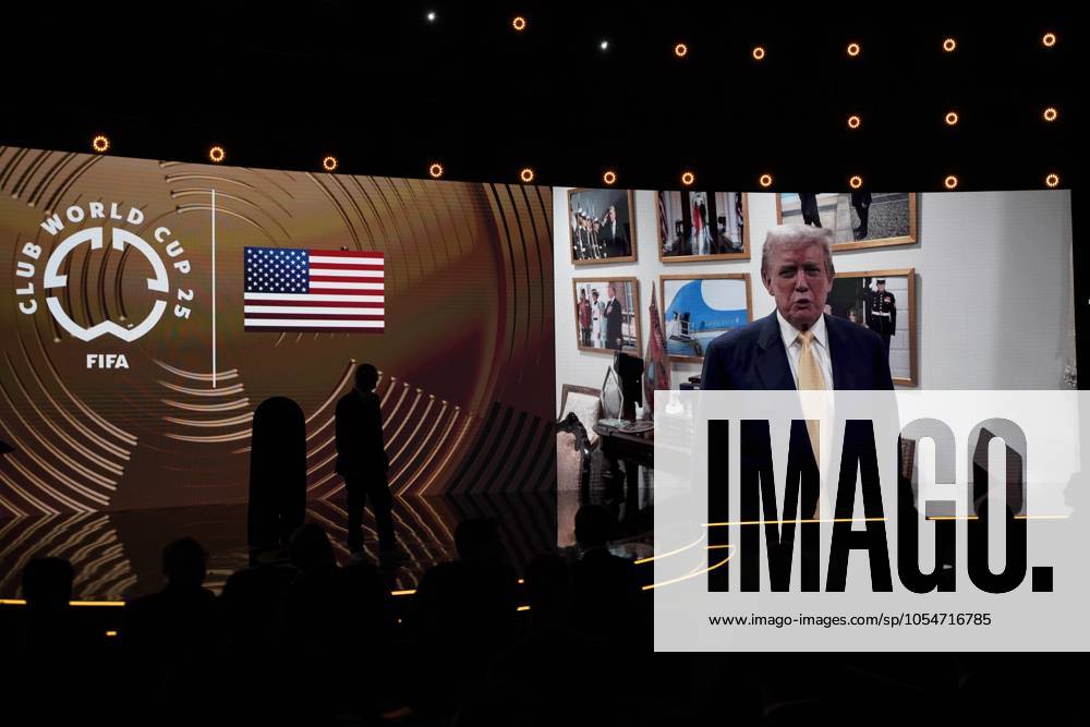 Fußball, FIFA Klub WM, Auslosung in Miami (241206) -- MIAMI, Dec. 6, 2024 -- President-elect Donald Trump delivers a speech via video during the draw ceremony for the FIFA Club World Cup 2025 in Miami, the United States, on Dec. 5, 2024. ) (SP)U.S.-MIAMI-FOOTBALL-FIFA CLUB WORLD CUP-DRAW WuxXiaoling