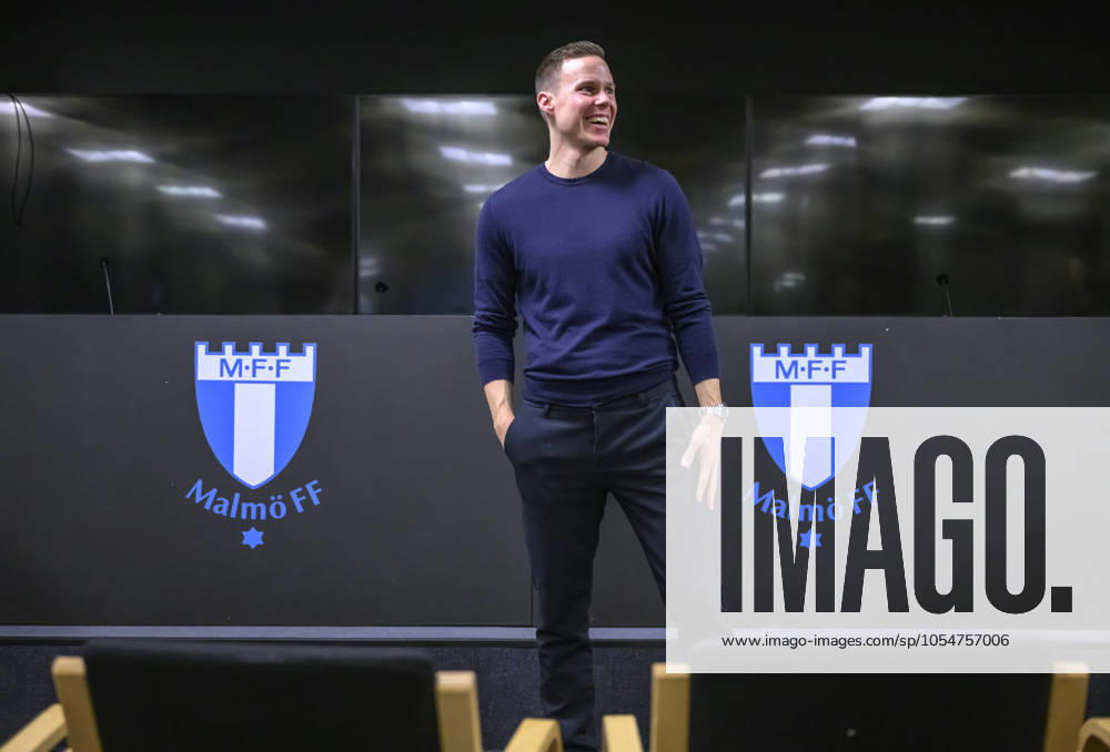 MALMÖ 2024 12 06 MFF s Niklas Moisander at Friday s press conference at the Eleda stadium in Malmö Moisander announces at the press conference that he is ending his career due to a knee injury MALMÖ SWEDEN