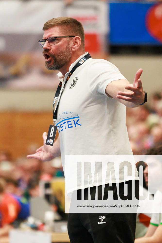 Aaron ZIERCKE GWD Minden, coach is disappointed disappointed, dissatisfied, angry angry, emotions, anger, sadness, negative emotions HBW Balingen Weilstetten HBW vs GWD Minden GWD , handball, men, Daikin 2 Handball Bundesliga 2 HBL , Matchday 14, Season 2024 2025, 07 12 2024 HBW Balingen Weilstetten HBW vs GWD Minden GWD , Handball, Men, Daikin 2 Handball Bundesliga 2 HBL , Matchday 14, Season 2024 2025, 07 12 2024 Balingen