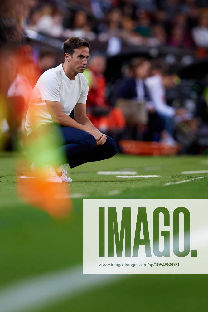 Valencia CF v Rayo Vallecano - La Liga EA Sports Inigo Perez of Rayo Vallecano looks on during the LaLiga EA Sports match between Valencia CF and Rayo Vallecano at Mestalla Stadium in Valencia, Spain, on December 7, 2024. Valencia Spain