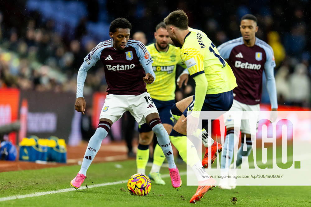 Aston Villa v Southampton Premier League 07 12 2024. Aston Villa midfielder Jaden Philogene-Bidace (19) battles for possession with Southampton forward Ben Brereton Diaz (17) during the Premier League match between Aston Villa and Southampton at Villa Park, Birmingham, England on 7 December 2024. Birmingham Villa Park West Midlands England Editorial use only DataCo restrictions apply See www.football-dataco.com ,