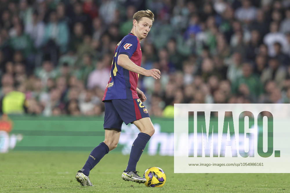 ESP: Real Betis FC Barcelona, Barca La Liga EA Sports. Date 16 Frenkie de Jong of FC Barcelona during the La Liga EA Sports match between Real Betis and FC Barcelona played at Benito Villamarin Stadium on December 7, 2024 in Sevilla, Spain. kpng
