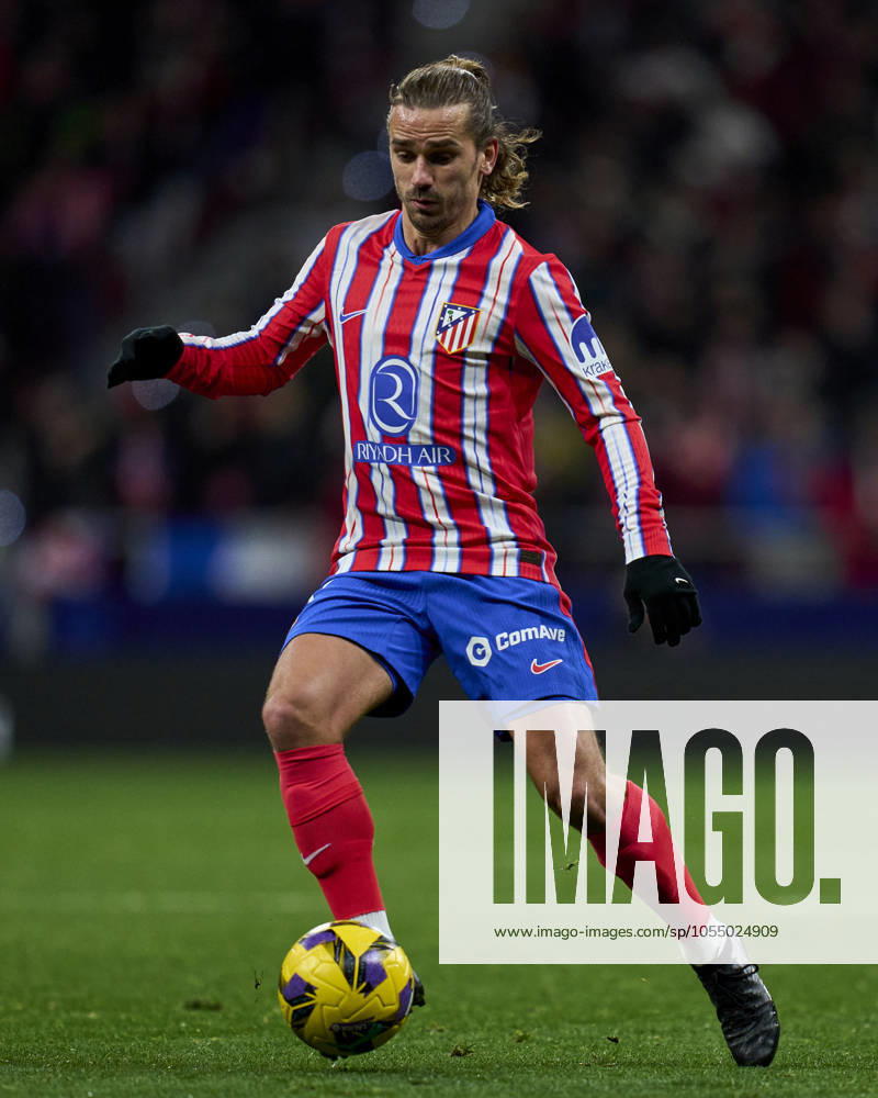 ESP: Atletico de Madrid v Sevilla FC. La Liga EA Sports. Date 16 Antoine Griezmann of Atletico de Madrid during the La Liga EA Sports match between Atletico de Madrid and Sevilla FC played at Riyadh Air Metropolitano Stadium on December 8, 2024 in Madrid, Spain. kpng