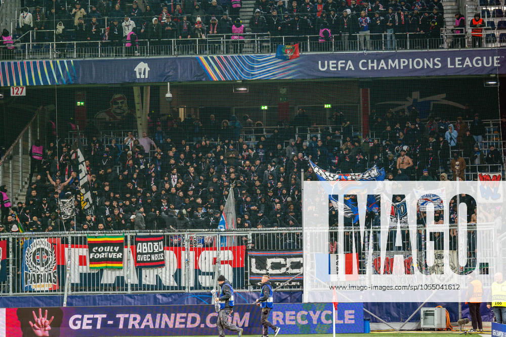 SOCCER - UEFA CL, RBS vs PSG SALZBURG,AUSTRIA,10.DEC.24 - SOCCER - UEFA Champions League, Red Bull Salzburg vs Paris Saint German. Image shows fans of PSG. GEPAxpictures xWolfgangxKofler