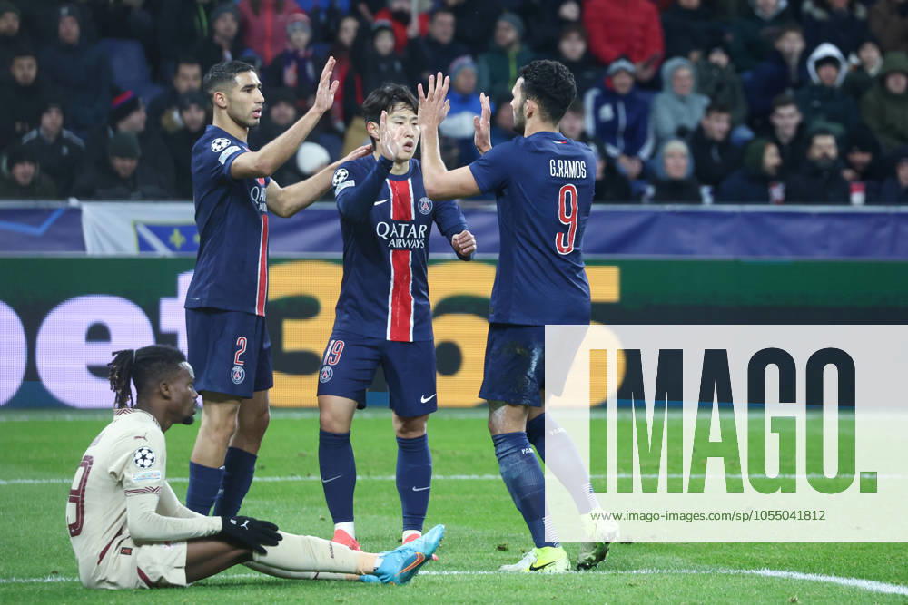 SOCCER - UEFA CL, RBS vs PSG SALZBURG,AUSTRIA,10.DEC.24 - SOCCER - UEFA Champions League, Red Bull Salzburg vs Paris Saint German. Image shows the rejoicing of Achraf Hakimi, Lee Kang-in and scorer Goncalo Ramos (PSG). GEPAxpictures Geieregger