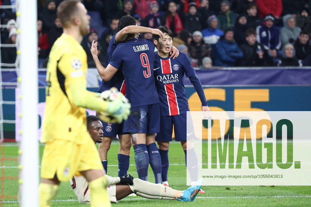SOCCER - UEFA CL, RBS vs PSG SALZBURG,AUSTRIA,10.DEC.24 - SOCCER - UEFA Champions League, Red Bull Salzburg vs Paris Saint German. Image shows the rejoicing of scorer Goncalo Ramos (PSG) and Lee Kang-in (PSG). GEPAxpictures Geieregger