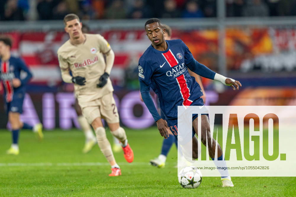 SOCCER - UEFA CL, RBS vs PSG SALZBURG,AUSTRIA,10.DEC.24 - SOCCER - UEFA Champions League, Red Bull Salzburg vs Paris Saint German. Image shows William Pacho (PSG). GEPAxpictures xWolfgangxKofler