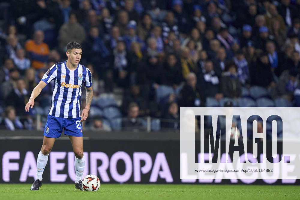 FC Porto v FC Midtjylland - UEFA Europa League 2024 25 League Phase MD6 Nehuen Perez of FC Porto is in action during the UEFA Europa League match between FC Porto and FC Midtjylland at Estadio Do Dragao in Porto, Portugal, on December 12, 2024. Porto, Portugal Porto Portugal