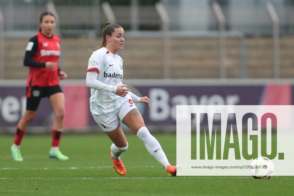 Selina Vobian SC Freiburg in action, on the ball, single action during the Google Pixel Womens Bundesliga match between Bayer Leverkusen and SC Freiburg at Ulrich Haberland Stadion on December 14, 2024 in Leverkusen, Germany Photo by Oliver Kaelke DeFodi Images Selina Vobian SC Freiburg controls the ball during the Google Pixel Womens Bundesliga match between Bayer Leverkusen and SC Freiburg at Ulrich Haberland Stadion on December 14, 2024 in Leverkusen, Germany Photo by Oliver Kaelke DeFodi Images DFB DFL REGULATIONS PROHIBIT ANY USE OF PHOTOGRAPHS AS IMAGE SEQUENCES AND OR QUASI VIDEO Photo by Oliver Kaelke DeFodi Images Defodi 003 678 2024 12 14 OK LEVSCF 0428 Defodi-003 DFB DFL REGULATIONS PROHIBIT ANY USE OF PHOTOGRAPHS AS IMAGE SEQUENCES AND OR QUASI-VIDEO.