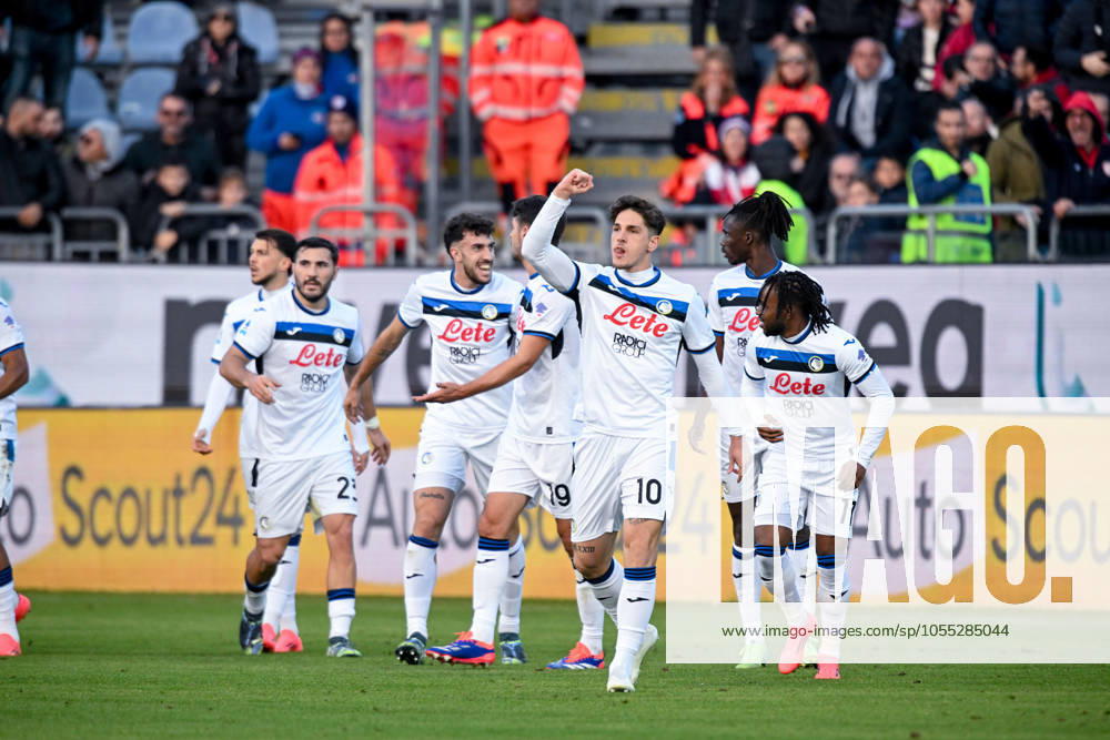 Atalanta s streaker Nicol& xf2; Zaniolo celebrates after scoring the goal for 0-1 during the Serie A soccer match between Cagliari Calcio and Atalanta at the Unipol Domus in Cagliari, Sardinia - Friday, 14 December 2024. - Soccer