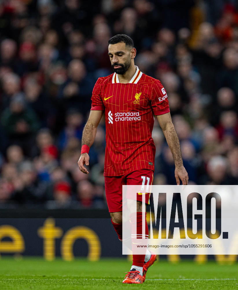 Football - FA Premier League - Liverpool FC v Fulham FC LIVERPOOL, ENGLAND - Saturday, December 14, 2024: Liverpool s Mohamed Salah reacts after missing a chance during the FA Premier League match between Liverpool FC and Fulham FC at Anfield. (Photo by David Rawcliffe Propaganda) LIVERPOOL Anfield MERSEYSIDE ENGLAND
