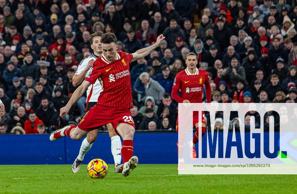 Football - FA Premier League - Liverpool FC v Fulham FC LIVERPOOL, ENGLAND - Saturday, December 14, 2024: Liverpool s Diogo Jota scores hi sside s second equalising goal during the FA Premier League match between Liverpool FC and Fulham FC at Anfield. (Photo by David Rawcliffe Propaganda) LIVERPOOL Anfield MERSEYSIDE ENGLAND