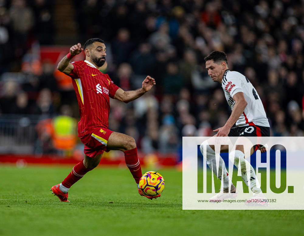 Football - FA Premier League - Liverpool FC v Fulham FC LIVERPOOL, ENGLAND - Saturday, December 14, 2024: Liverpool s Mohamed Salah during the FA Premier League match between Liverpool FC and Fulham FC at Anfield. (Photo by David Rawcliffe Propaganda) LIVERPOOL Anfield MERSEYSIDE ENGLAND
