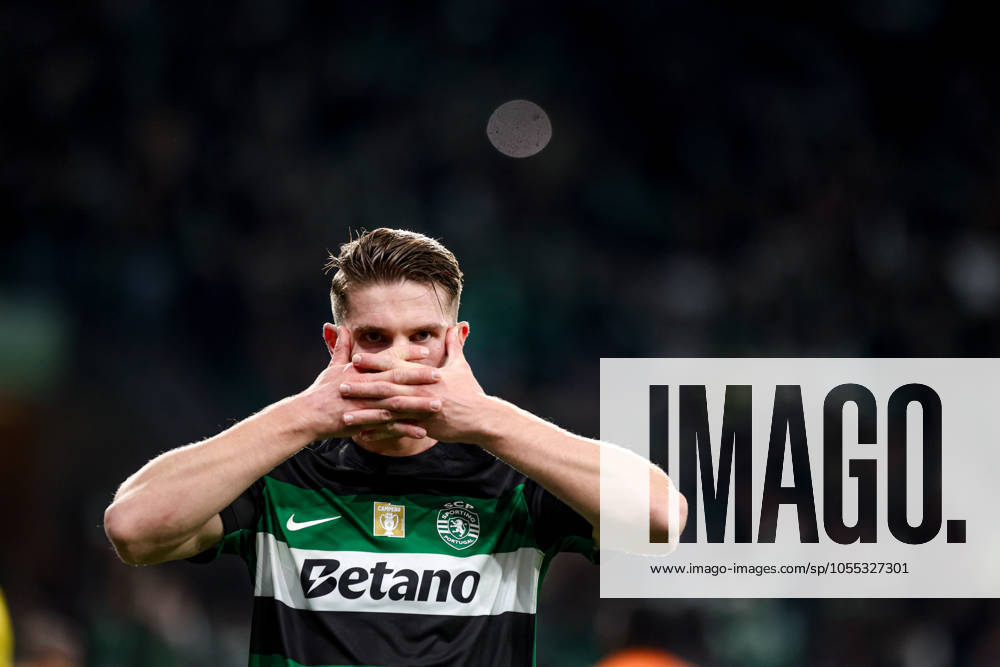 Viktor Gyokeres forward of Sporting CP celebrates after scoring a goal during the Liga Portugal Betclic match between Sporting CP and Boavista FC at Estadio Jose de Alvalade on December 14th, 2024 in Lisbon, Portugal. Liga Portugal Betclic - Sporting CP vs Boavista FC (Valter Gouveia SPP)