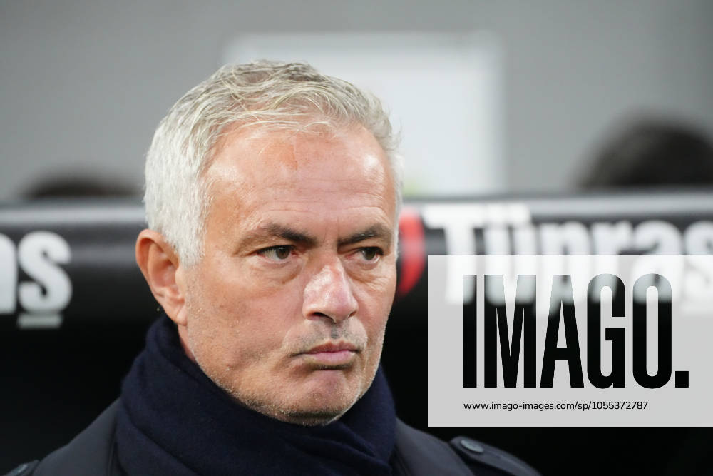 Coach Jose Mourinho of Fenerbahce during the Turkish Super League match between Besiktas and Fenerbahce at Tupras Stadium in Istanbul , Turkey on December 07 , 2024. ( Photo by Seskimphoto ) Istanbul Turkey Istanbul Turkey