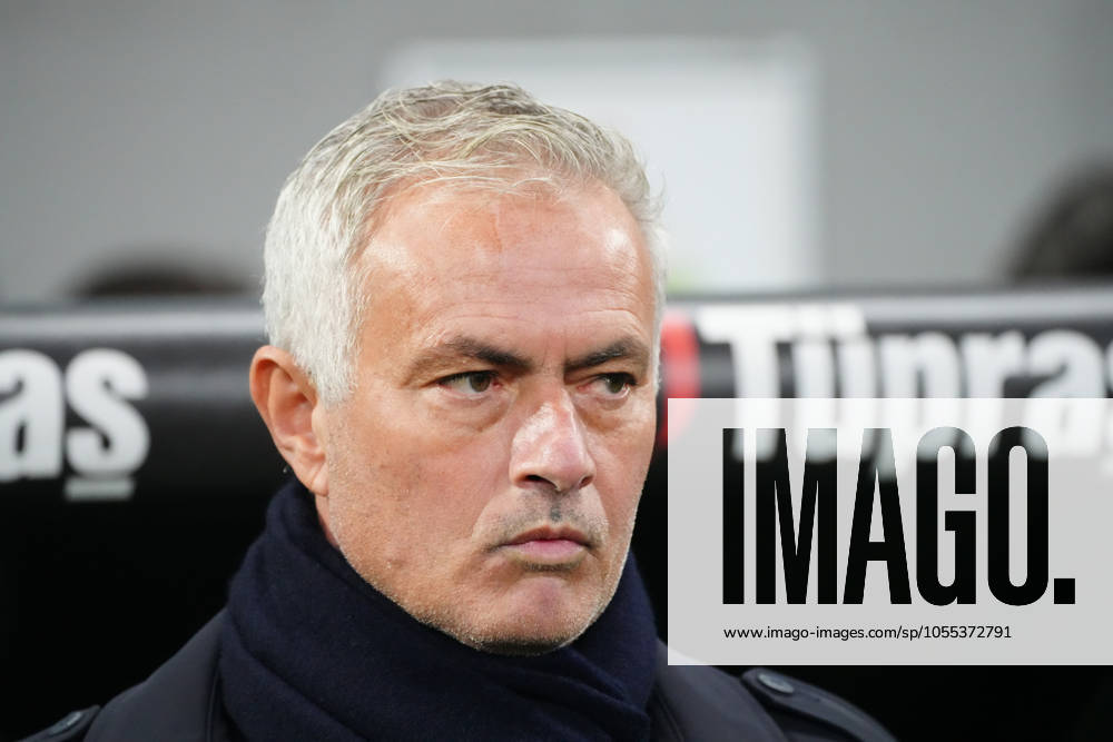 Coach Jose Mourinho of Fenerbahce during the Turkish Super League match between Besiktas and Fenerbahce at Tupras Stadium in Istanbul , Turkey on December 07 , 2024. ( Photo by Seskimphoto ) Istanbul Turkey Istanbul Turkey