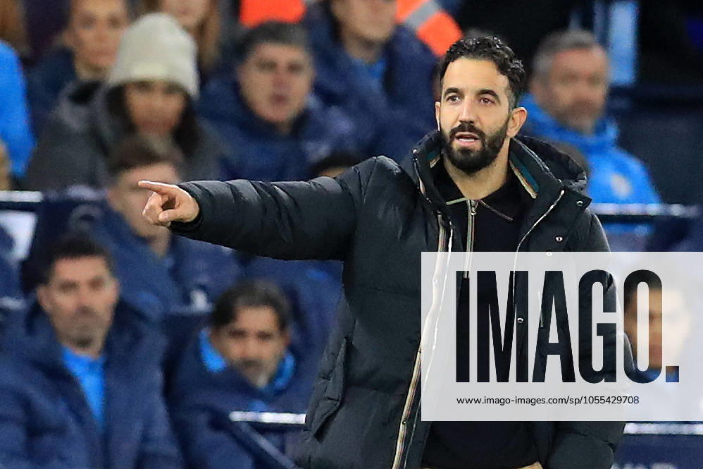 15th December 2024; Etihad Stadium, Manchester, England; Premier League Football, Manchester City versus Manchester United, ManU Manchester United manager Ruben Amorim directs his players ActionPlus12727422 DavidxBlunsden