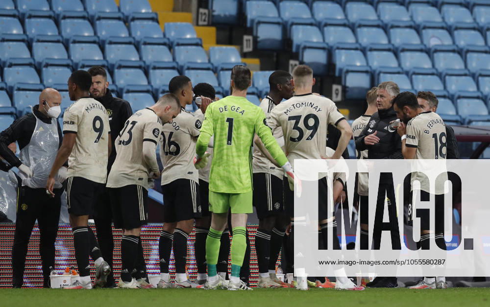 Aston Villa v Manchester United, ManU - Premier League - Villa Park July 9, 2020, Birmingham, United Kingdom: Ole Gunnar Solskjaer manager of Manchester United gives instructions during a drinks break during the Premier League match at Villa Park, Birmingham. Picture date: 9th July 2020. Picture credit should read: Darren Staples Sportimage Birmingham United Kingdom