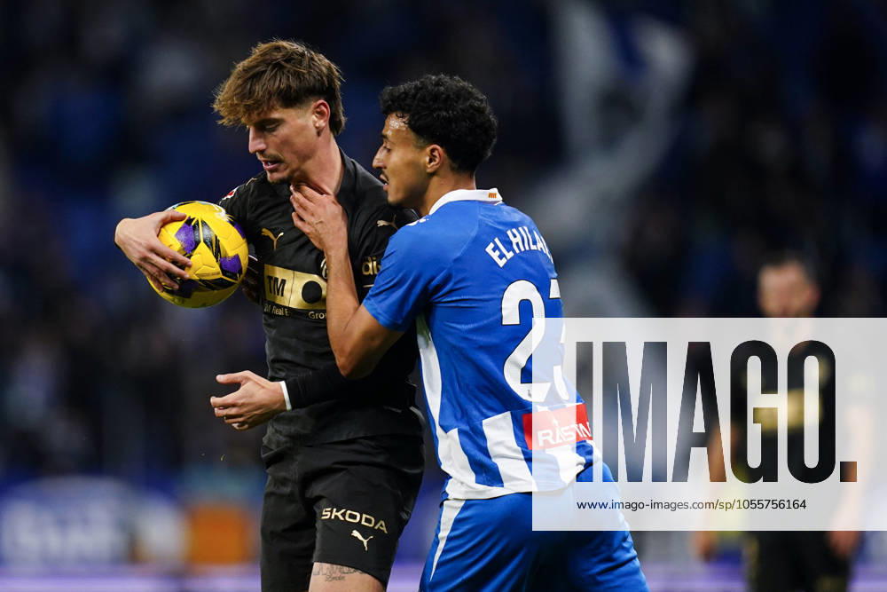 ESP: RCD Espanyol v Valencia CF. La Liga EA Sports. Date 13 Sergi Canos of Valencia CF and Omar El Hilali of RCD Espanyol during the La Liga EA Sports match between RCD Espanyol and Valencia CF played at RCDE Stadium on December 18, 2024 in Barcelona, Spain. kpng