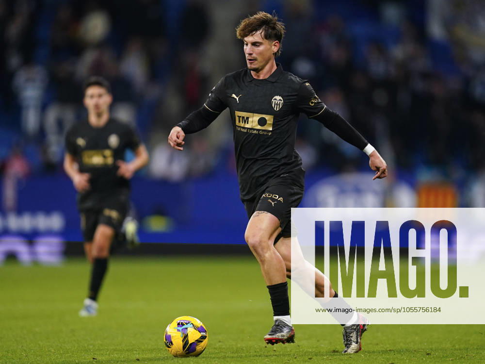 ESP: RCD Espanyol v Valencia CF. La Liga EA Sports. Date 13 Sergi Canos of Valencia CF during the La Liga EA Sports match between RCD Espanyol and Valencia CF played at RCDE Stadium on December 18, 2024 in Barcelona, Spain. kpng