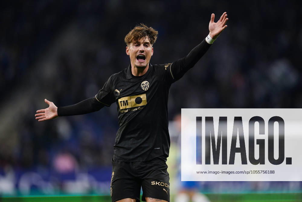 ESP: RCD Espanyol v Valencia CF. La Liga EA Sports. Date 13 Sergi Canos of Valencia CF during the La Liga EA Sports match between RCD Espanyol and Valencia CF played at RCDE Stadium on December 18, 2024 in Barcelona, Spain. kpng