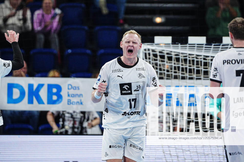 Goal celebration Patrick Wiencek THW Kiel, 17 GER, THW Kiel vs VfL Gummersbach, Handball, DHB Cup, Quarter-final, Season 2024 2025, 19 12 2024 GER, THW Kiel vs VfL Gummersbach, Handball, DHB Cup, Quarter-final, Season 2024 2025, 19 12 2024 Kiel