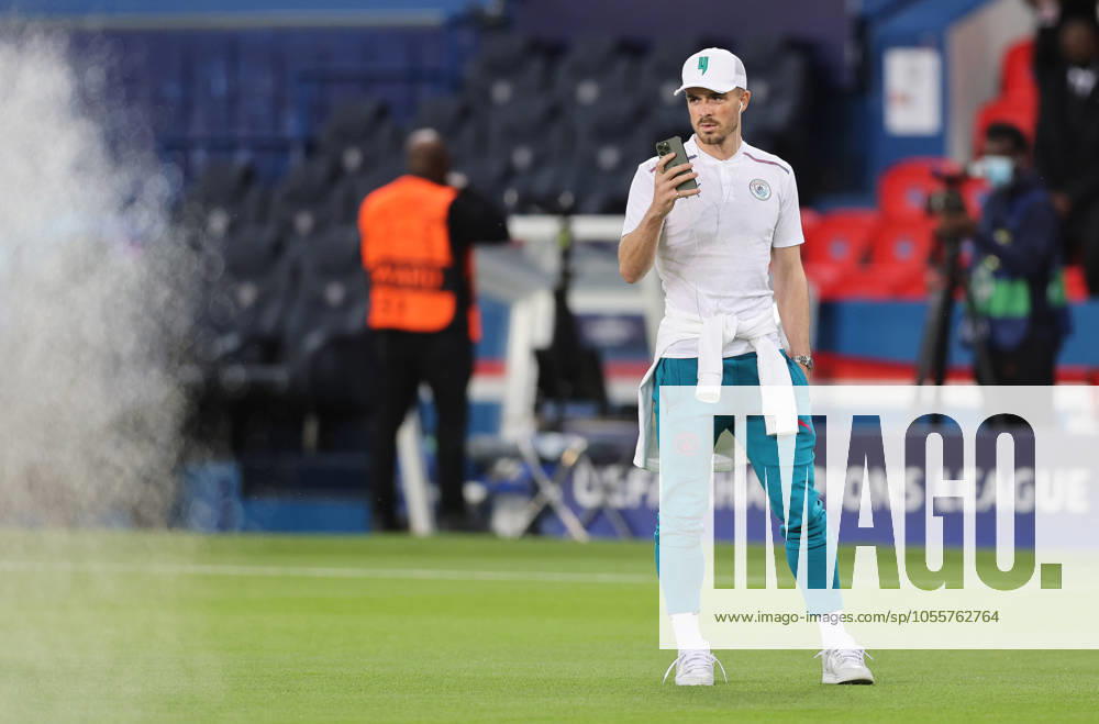 Paris Saint Germain v Manchester City - UEFA Champions League - Group A - Le Parc des Princes September 28, 2021, Paris, United Kingdom: Paris, France, 28th September 2021. Jack Grealish of Manchester City walks around the pitch ahead of the UEFA Champions League match at Le Parc des Princes, Paris. Picture credit should read: David Klein Sportimage Paris United Kingdom