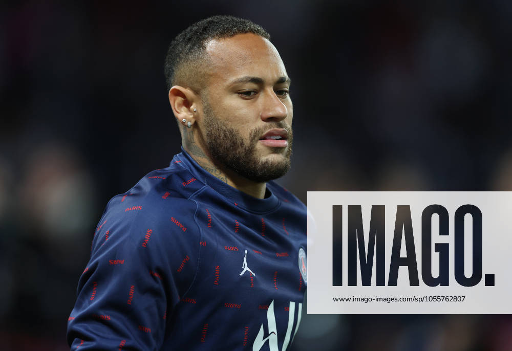 Paris Saint Germain v Manchester City - UEFA Champions League - Group A - Le Parc des Princes September 28, 2021, Paris, United Kingdom: Paris, France, 28th September 2021. Neymar of Paris St Germain warm up ahead of the UEFA Champions League match at Le Parc des Princes, Paris. Picture credit should read: David Klein Sportimage Paris United Kingdom