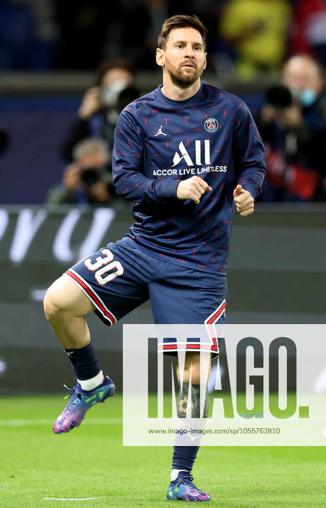 Paris Saint Germain v Manchester City - UEFA Champions League - Group A - Le Parc des Princes September 28, 2021, Paris, United Kingdom: Paris, France, 28th September 2021. Lionel Messi of Paris St Germain warm up ahead of the UEFA Champions League match at Le Parc des Princes, Paris. Picture credit should read: David Klein Sportimage Paris United Kingdom