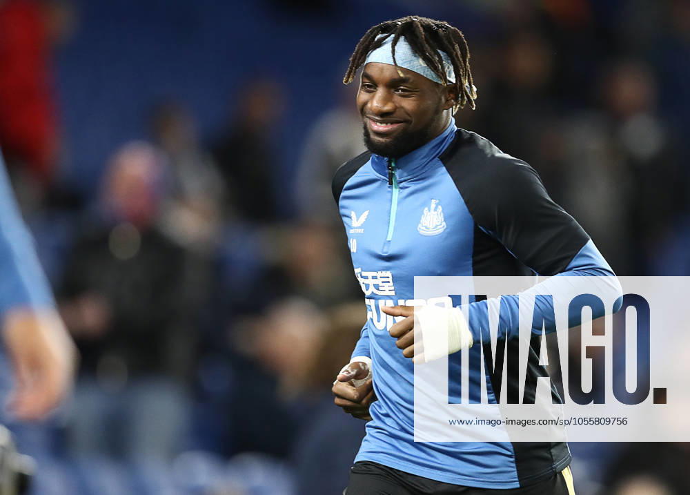 Brighton and Hove Albion v Newcastle United - Premier League - AMEX Stadium November 6, 2021, Brighton and Hove, United Kingdom: Brighton and Hove, England, 6th November 2021. Allan Saint-Maximin of Newcastle United warms up ahead of the Premier League match at the AMEX Stadium, Brighton and Hove. Picture credit should read: Paul Terry Sportimage Brighton and Hove United Kingdom