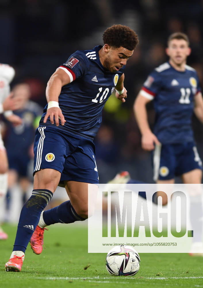 Scotland v Denmark - FIFA World Cup, WM, Weltmeisterschaft, Fussball qualifying - European - Hampden Park November 15, 2021, Glasgow, United Kingdom: Glasgow, Scotland, 15th November 2021. Che Adams of Scotland during the FIFA World Cup qualifiers match at Hampden Park, Glasgow. Picture credit should read: Neil Hanna Sportimage Glasgow United Kingdom