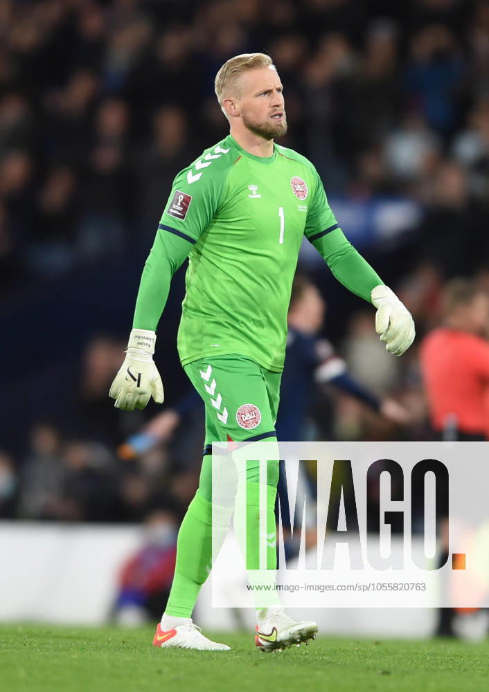 Scotland v Denmark - FIFA World Cup, WM, Weltmeisterschaft, Fussball qualifying - European - Hampden Park November 15, 2021, Glasgow, United Kingdom: Glasgow, Scotland, 15th November 2021. Kasper Schmeichel of Denmark during the FIFA World Cup qualifiers match at Hampden Park, Glasgow. Picture credit should read: Neil Hanna Sportimage Glasgow United Kingdom