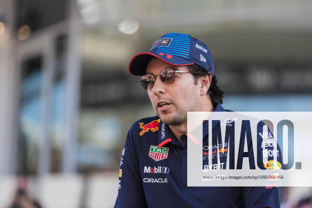 2024 Formula One Abu Dhabi Grand Prix Yas Marina Circuit, Abu Dhabi, United Arab Emirates 8.December.2024; Sergio Perez of Mexico and Oracle Red Bull Racing during drivers parade Formula One Abu Dhabi GP Abu Dhabi Yas Marina Circuit United Arab Emirates