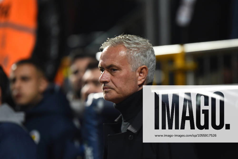 Coach Jose Mourinho of Fenerbahce during the Turkish Super League match between Eyupspor and Fenerbahce at Kasimpasa Recep Tayyip Erdogan Stadium on December 20, 2024 in Istanbul, Turkey. (Photo by Seskimphoto ) Eyupspor v Fenerbahce - Turkish Super League -