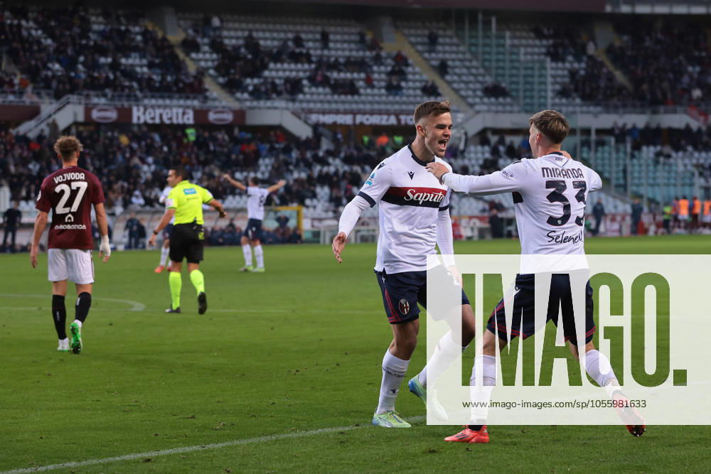 Turin, Italy, 21st December 2024. Thijs Dallinga of Bologna FC celebrates with team mate Juan Miranda after scoring to give the side a 1-0 lead during the Serie A match at Stadio Grande Torino, Turin. Picture credit should read: Jonathan Moscrop Sportimage . SPI-3533-0018