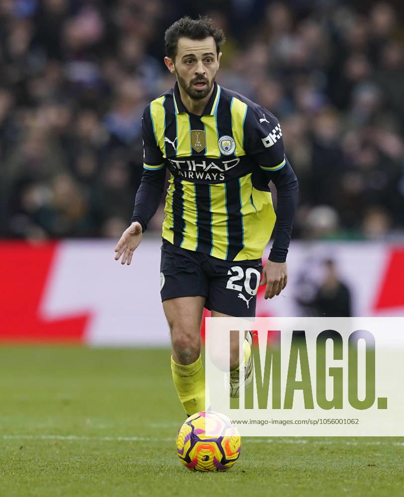 Birmingham, England, 21st December 2024. Bernardo Silva of Manchester City during the Premier League match at Villa Park, Birmingham. Picture credit should read: Andrew Yates Sportimage . SPI-3544-0122