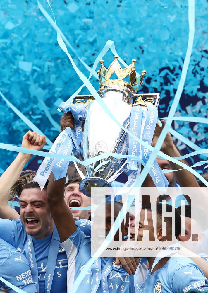 Manchester City v Aston Villa - Premier League - Etihad Stadium May 22, 2022, Manchester, United Kingdom: Manchester, England, 22nd May 2022. Fernandinho of Manchester City lifts the Premier league trophy after the Premier League match at the Etihad Stadium, Manchester. Manchester United Kingdom
