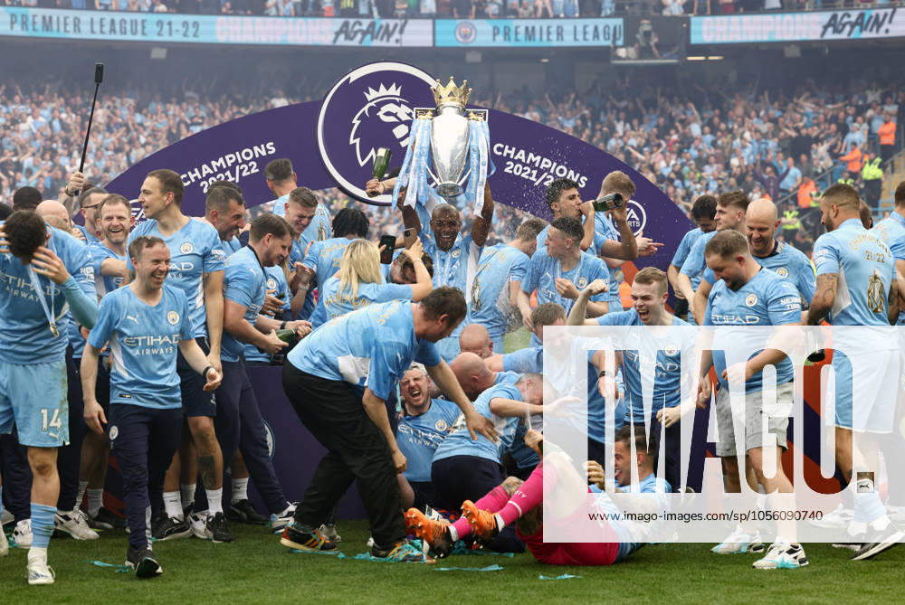 Manchester City v Aston Villa - Premier League - Etihad Stadium May 22, 2022, Manchester, United Kingdom: Manchester, England, 22nd May 2022. Fernandinho of Manchester City lifts the Premier league trophy after the Premier League match at the Etihad Stadium, Manchester. Manchester United Kingdom