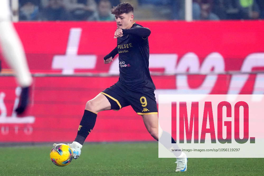 Vitinha of GENOA CFC during the Serie A match between Genoa CFC and SSC Napoli at Stadio Ferraris on December 21, 2024 in Genoa, Italy