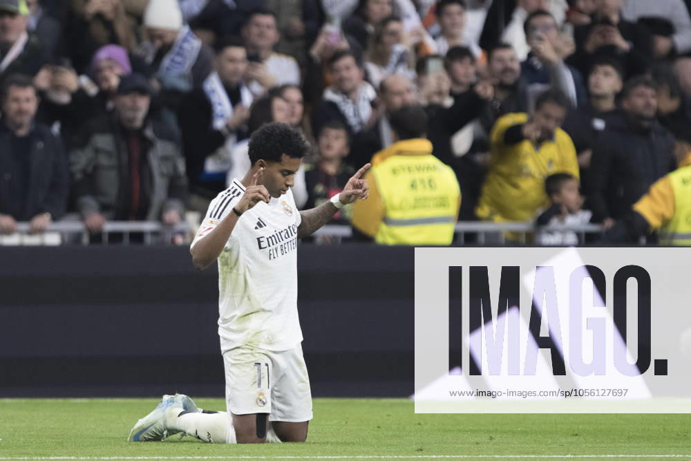 LA LIGA EA Sports - Real Madrid vs Sevilla MADRID, SPAIN - December 22:Rodrygo Goes of Real Madrid celebrates a goal during the La Liga 2024 25 match between Real Madrid and Sevilla at Santiago Bernabeu Stadium. (Photo by Guillermo Martinez) Madrid Santiago Bernabà u Stadium Spain