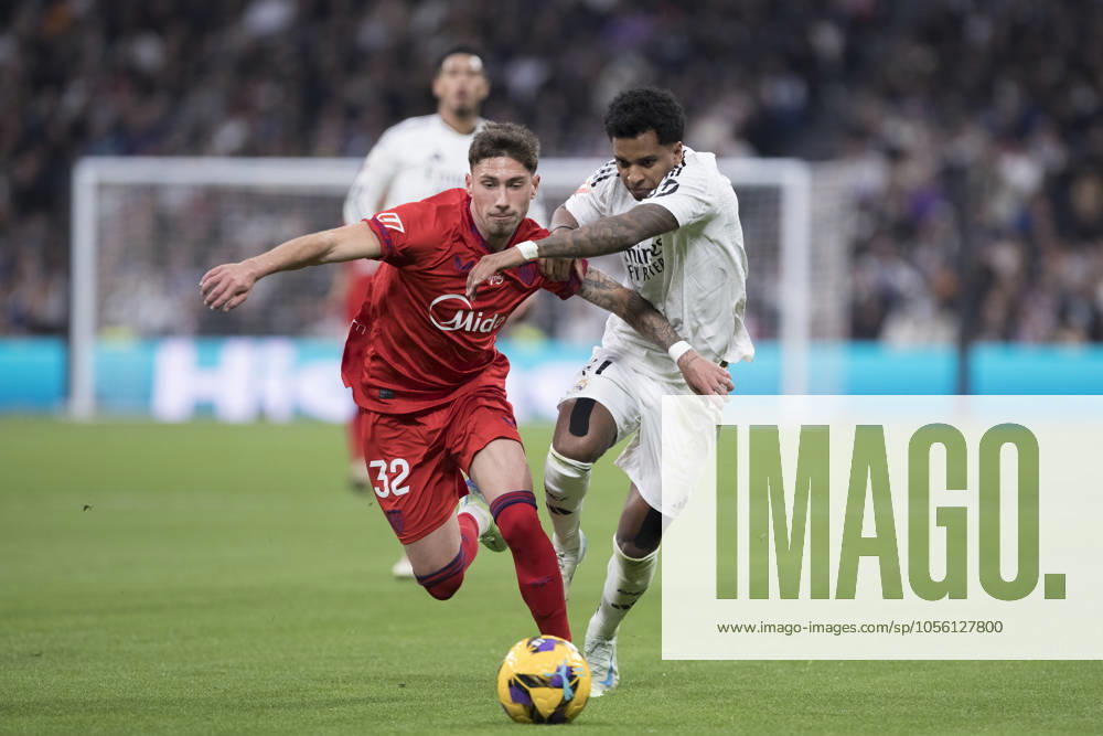 LA LIGA EA Sports - Real Madrid vs Sevilla MADRID, SPAIN - December 22:11q and Jose Angel Carmona of Sevilla in action during the La Liga 2024 25 match between Real Madrid and Sevilla at Santiago Bernabeu Stadium. (Photo by Guillermo Martinez) Madrid Santiago BernabÃ u Stadium Spain